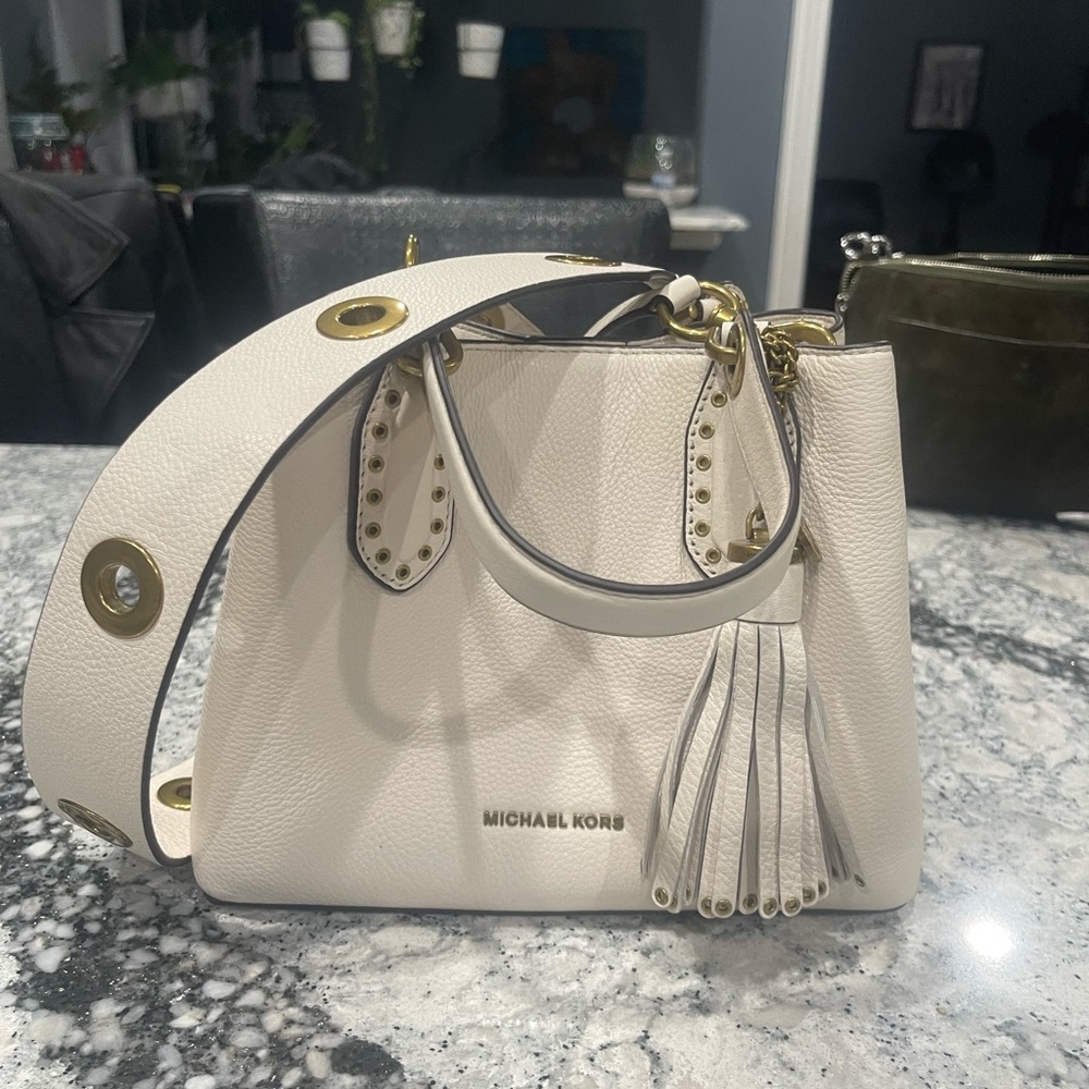 Off white gold hardware